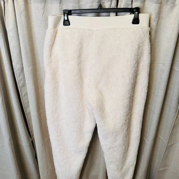 Denim & Co Cream Faux Fur Lounge Pants with Relaxed Fit Medium - Picture 8 of 9